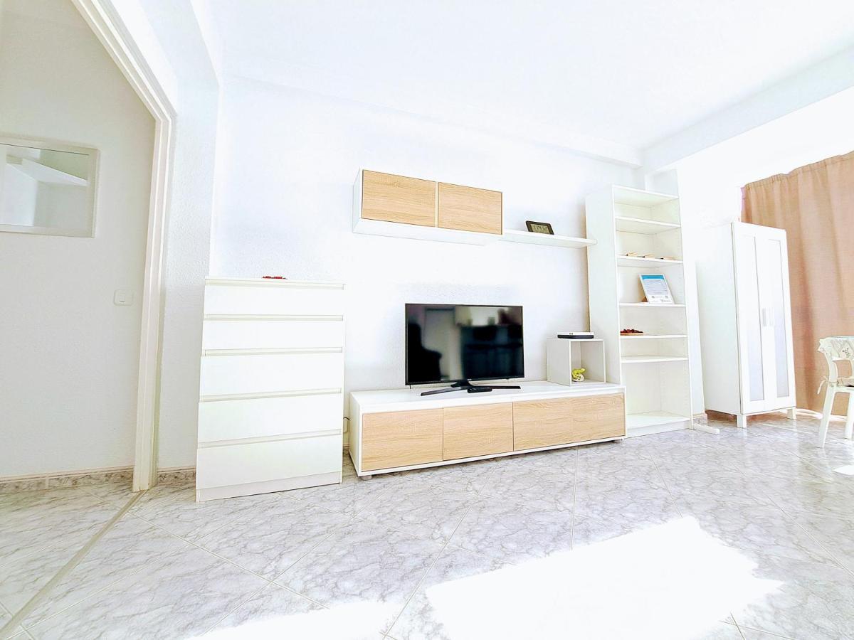 Sea Breeze Apartment Естепона Екстериор снимка