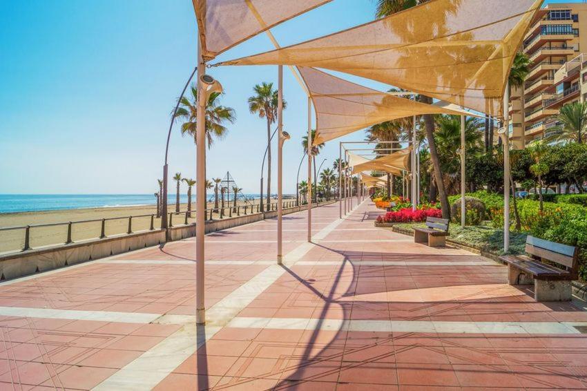Sea Breeze Apartment Естепона Екстериор снимка