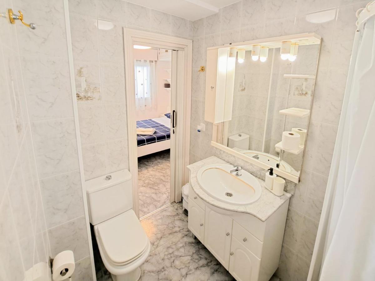 Sea Breeze Apartment Естепона Екстериор снимка